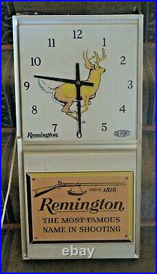 RARITY Vintage 1950s 60s Remington Hunting Gun Advertising Lighted Clock Sign