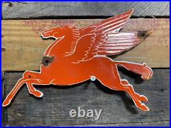 VINTAGE 1950s PORCELAIN MOBIL OIL SIGN GAG & OIL GARAGE PEGASUS DIECUT MECHANICS VINTAGE 1950s PORCELAIN MOBIL OIL SIGN GAG & OIL GARAGE PEGASUS DIECUT MECHANICS