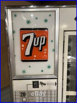 Vintage 1960s Vendorlator 7up Seven Up Machine