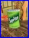 Vintage-C-1970-Sprite-One-Gallon-Syrup-Can-Sign-Coca-Cola-7up-Pepsi-Dr-Pepper-01-tagg
