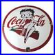 Vintage-Coca-Cola-Sign-Betty-Boop-Bottle-Doll-Gas-Pump-Porcelain-Sign-01-xkz