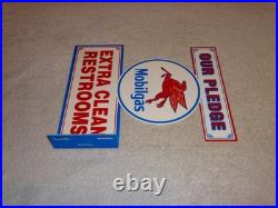 Vintage Mobil Mobilgas Clean Restrooms Pegasus 12 X10 Gasoline Oil Flange Sign