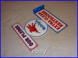 Vintage Mobil Mobilgas Clean Restrooms Pegasus 12 X10 Gasoline Oil Flange Sign