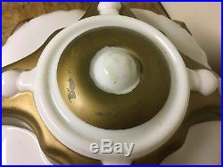 Vintage ORIGINAL Standard Oil Gold Crown 1 Piece Milk Glass Gas Pump Globe
