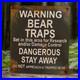 Vintage-Porcelain-Bear-Trap-Sign-US-Forestry-Service-Wildlife-Gas-Oil-01-zze