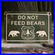 Vintage-US-Forest-Service-Do-Not-Feed-Bears-Porcelain-Sign-National-Park-Service-01-xhz